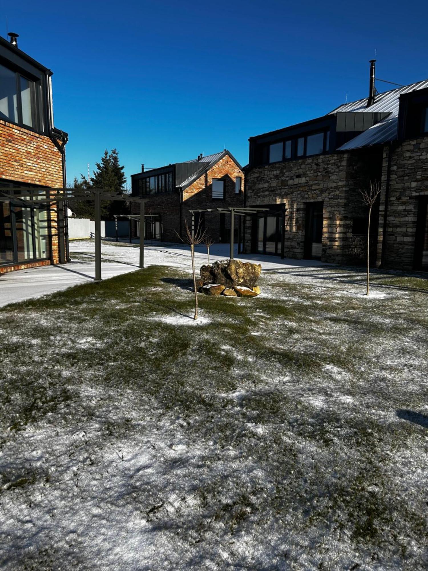 Palace Resort Jiloviste Екстер'єр фото